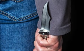 Mujer es apuñalada por su esposo tras una discusión en Los Mochis, Sinaloa; presunto agresor logra escapar