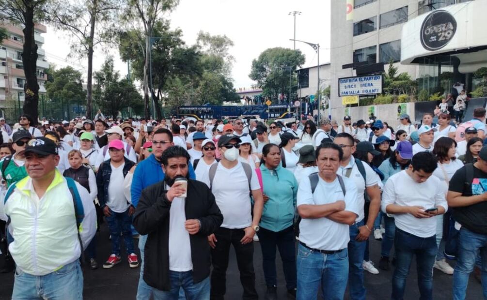 Valla humana impide el paso a la CNTE en Tlalpan y maestros piden no entrar en confrontación (11/06/2026). Foto: Eduardo Dina / EL UNIVERSAL