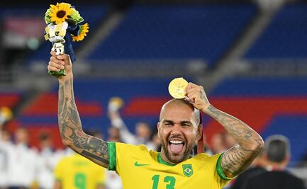 Dani Alves manda pésame a los Dos Santos tras ganar el oro en Tokio 2020
