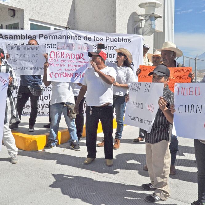 Inconformes. Ejidatarios clausuraron de forma simbólica la planta termoeléctrica de la Huexca, en protesta contra el proyecto del gobierno federal. Foto: CiudadanosMx