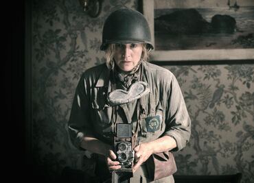 ¿Qué ver?: “Lee”, el filme donde Kate Winslet pasa de modelo a corresponsal de guerra