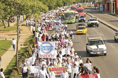 Exigen atender crisis hospitalaria a Núñez