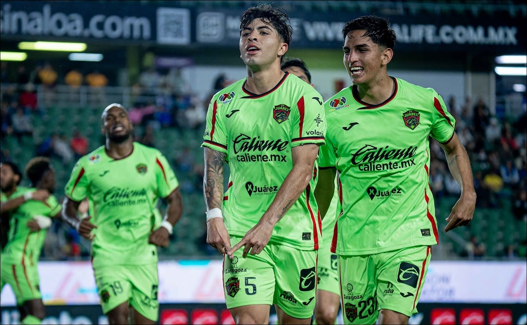 Denzell García celebra su anotación en el duelo ante los mazatlecos. FOTO: Imago7