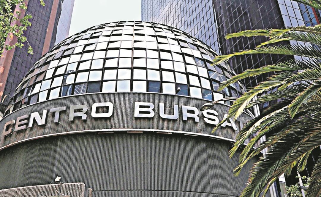 Esta mañana, en el mercado accionario local se opera un volumen de 502 mil 269 títulos (Foto: Archivo / EL UNIVERSAL)