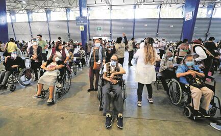 Prevén bajen muertes en la tercera edad tras la vacunación en la CDMX