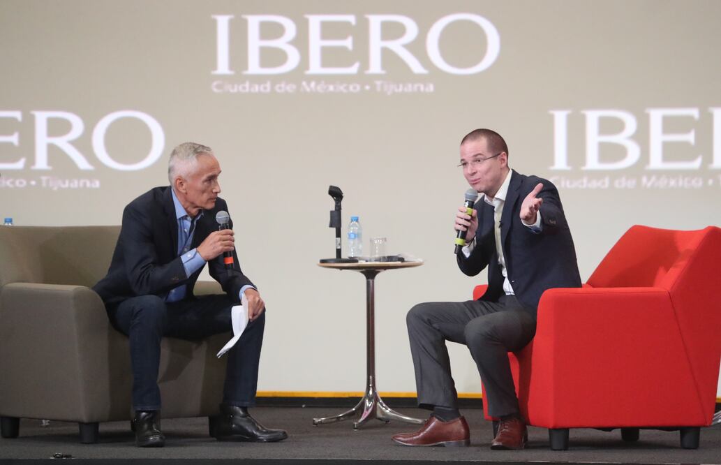 El candidato hoy en un foro en la Universidad Iberoamericana. Fotografía de Ariel Ojeda EL UNIVERSAL