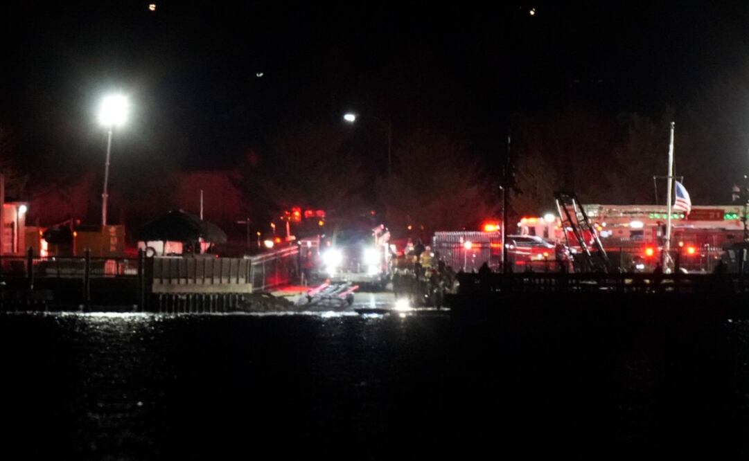 Chocan avión y helicóptero cerca de aeropuerto de Washington (29/01/2025). Foto: AP