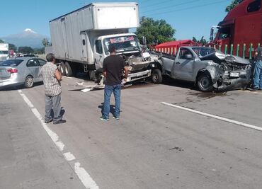 Se registra carambola de diez autos en autopista Córdoba-Veracruz