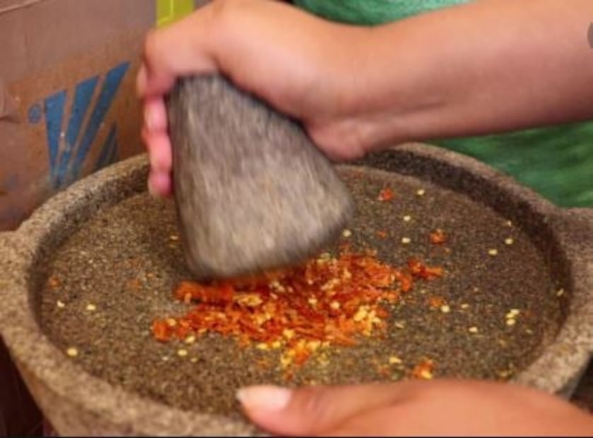 Conoce el batán, el "metate" de Perú