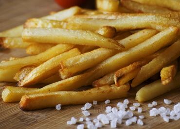 Los daños que causa comer papas fritas en exceso
