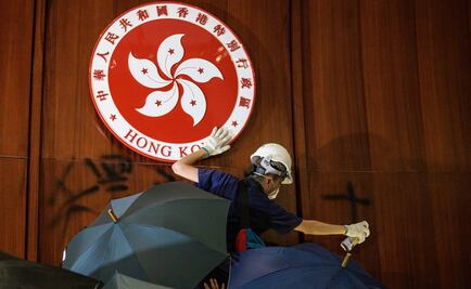 Al menos 15 detenidos por protestas en Hong Kong y asalto al Parlamento