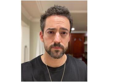 Luis Gerardo Méndez recuerda la muerte de su padre por Covid: "Vacúnate", aconseja