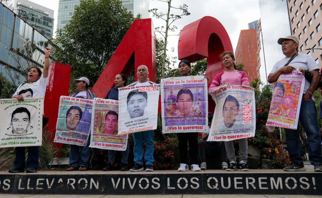 Familiares de los 43 desaparecidos de Ayotzinapa. Foto: EL UNIVERSAL
