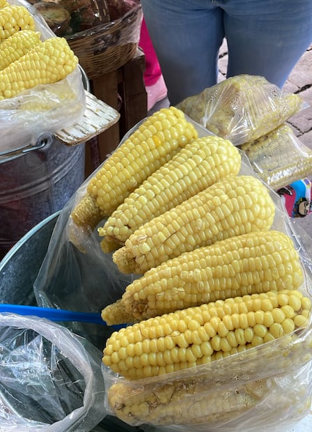 Además de elotes cocidos o esquites, podrás encontrar una gran variedad de preparaciones. Foto: María Hdz. El Universal