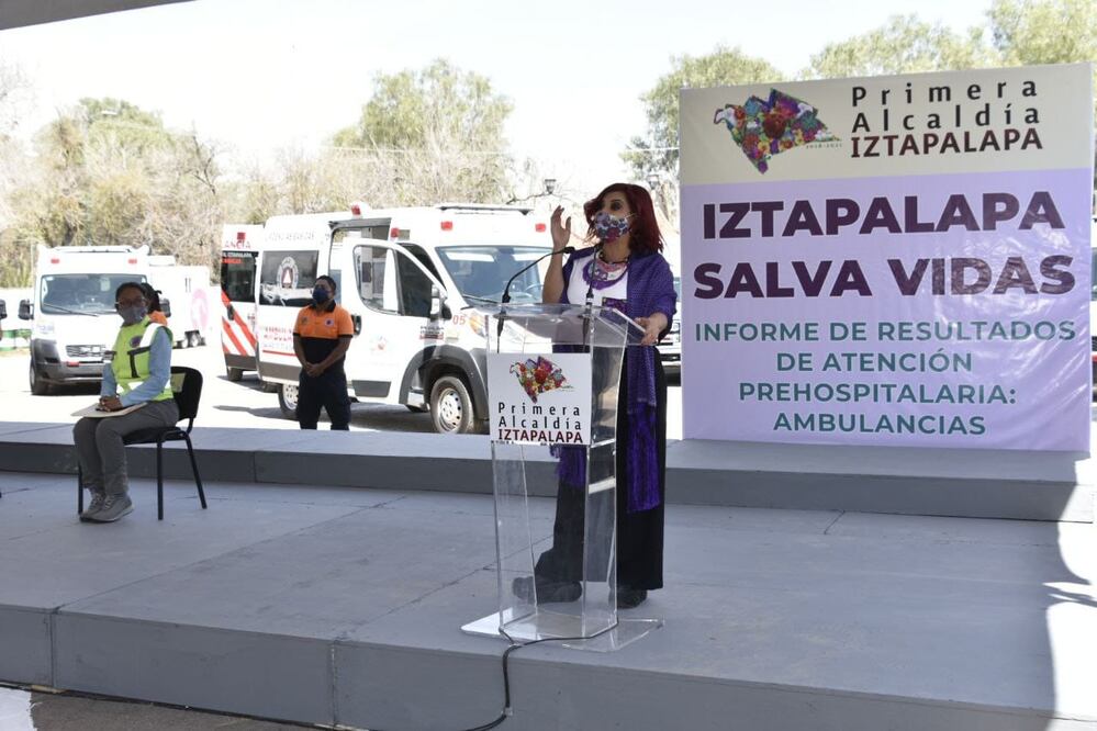 La alcaldesa de Iztapalapa anunció que descentralizará la distribución de las 16 ambulancias a las 13 Direcciones Territoriales, para agilizar su llegada a los sitios donde demandan su ayuda. Foto: Especial