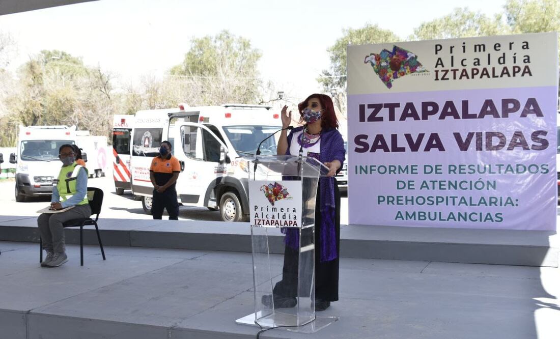 La alcaldesa de Iztapalapa anunció que descentralizará la distribución de las 16 ambulancias a las 13 Direcciones Territoriales, para agilizar su llegada a los sitios donde demandan su ayuda. Foto: Especial