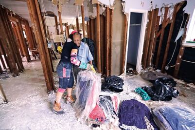 Daños por "Harvey", de al menos 150 mil mdd, estima Abbott