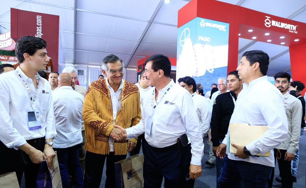 Villarreal Anaya junto con director general de Petróleos Mexicanos, Octavio Romero Oropeza, presidieron la inauguración de la XVIII edición del Congreso Mexicano del Petróleo. Foto: especial