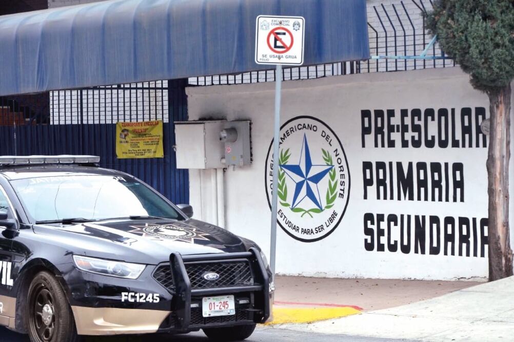 Autoridades investigan el ataque que se registró en el colegio ubicado en una zona de clase media alta de Monterrey (EMILIO VÁZQUEZ. EL UNIVERSAL)
