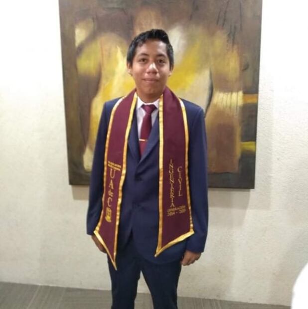 Alumno de la Universidad Autónoma de Coahuila crea pavimento que se regenera con agua