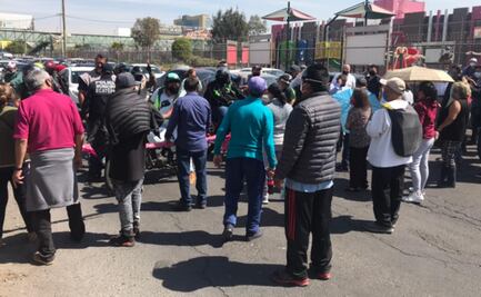 Adultos mayores bloquean otra vez Avenida Central; exigen que abran módulo de vacunación Covid
