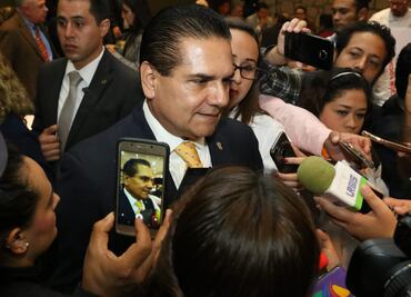 Arremete gobernador de Michoacán contra director de Pemex por desabasto