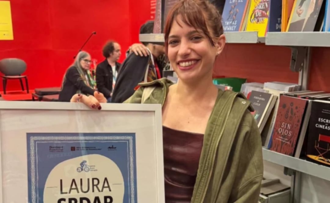 Laura Sbdar fue distinguida con el Premio Internacional de Literatura Aura Estrada 2025 en la FIL Guadalajara. Foto: @laurasbdar (Instagram)