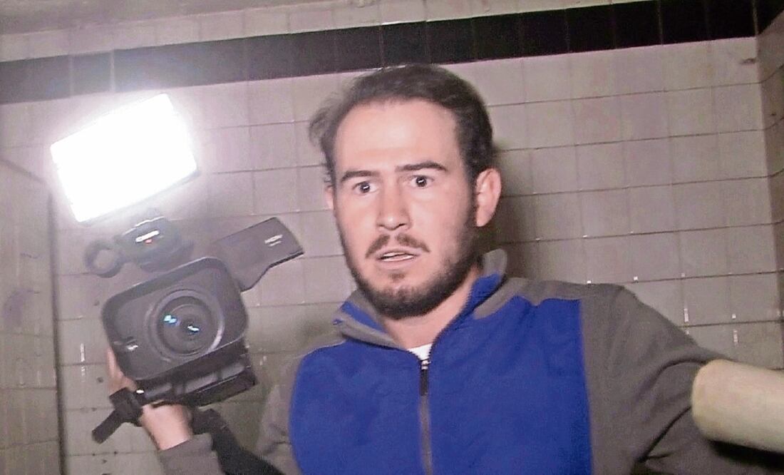 La cinta sigue a un director de cine, quien junto con tres amigos, realiza un trabajo documental en baños abandonados. (CORTESÍA CINENAUTA)