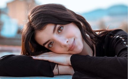 Ana Pau Castell se divide entre una historia de época y una divertida comedia