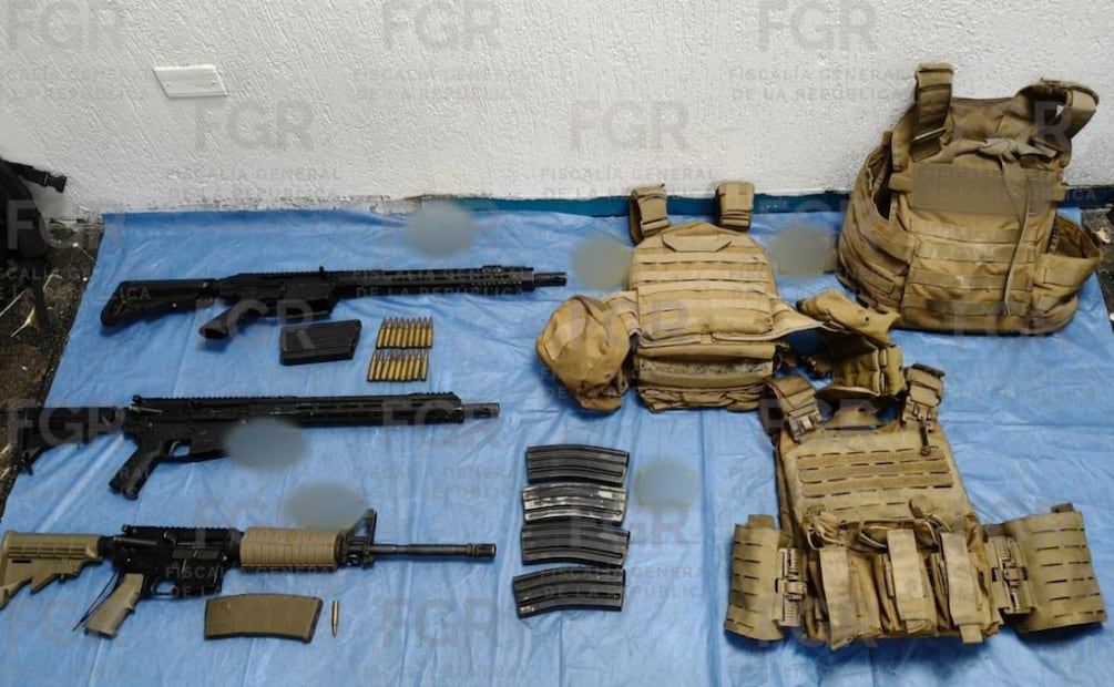 Decomiso de armas y un vehículo tras detención de sujetos ligados a asesinato de agente de protección federal en Tamaulipas (23/05/2026). Foto: Especial