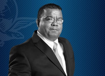 Los pergaminos a la Rectoría y la H. Junta de Gobierno