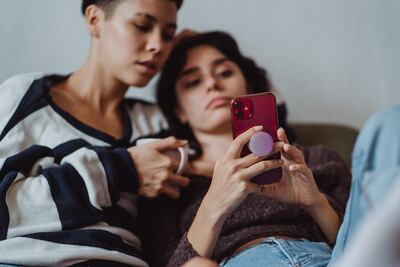 Amigas hacen "match" con el mismo sujeto en Bumble y su historia ya es viral