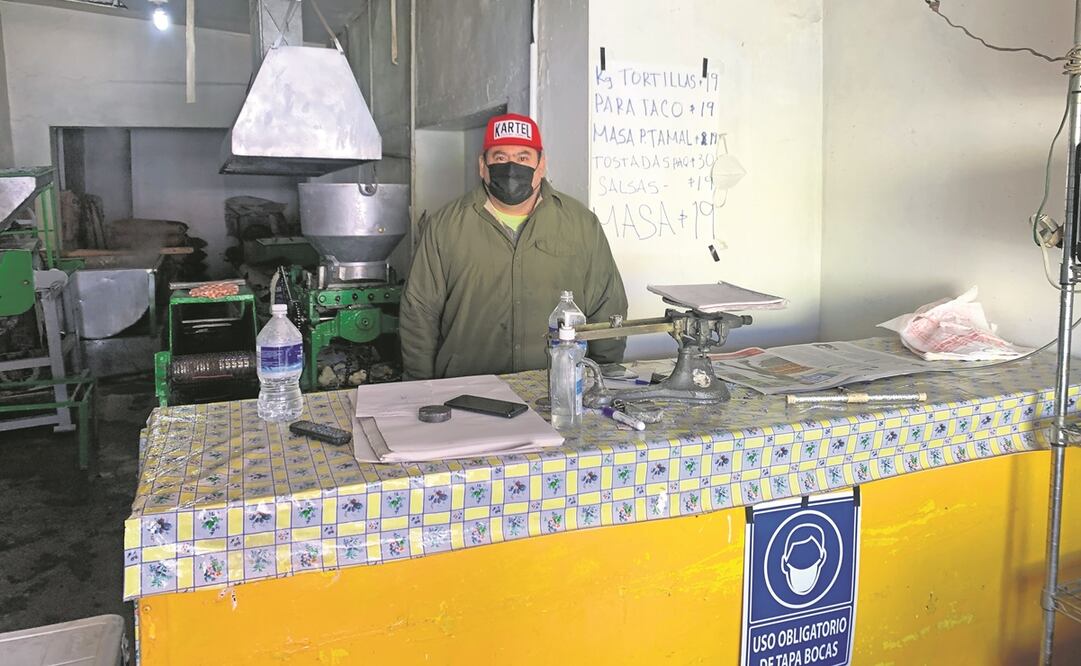 En la tortillería de Emilio Cruz han mantenido el precio en 19 pesos el kilo, pese a que su ganancia se ha reducido. Foto: Paola Gamboa. EL UNIVERSAL