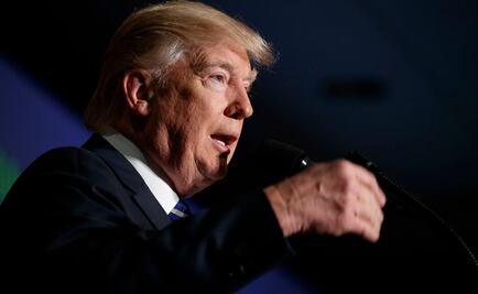 Trump acusa a medios de comunicación de ser "enemigos del pueblo"