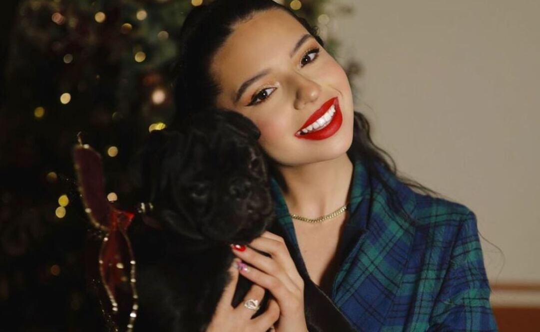 Ángela Aguilar ama los caballos, pero también tiene muchos perros en su casa. Fuente: Instagram @angela_aguilar_