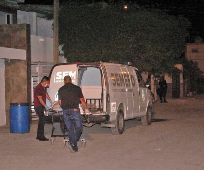 El cuerpo de César “N” quedó en la entrada de su vivienda en la colonia Alfonso G. Calderón, en el municipio de Navolato. Foto: CORTESÍA