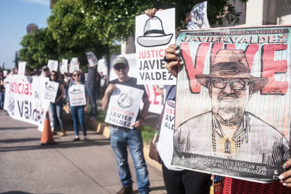 Exigencia. En Culiacán, Sinaloa, manifestantes exigieron justicia a 4 meses del asesinato del periodista Javier Valdez. (CUARTOSCURO)