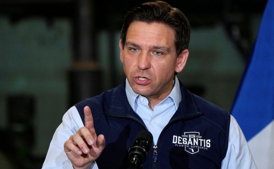 El candidato presidencial republicano, el gobernador de Florida, Ron DeSantis, habla durante un evento de campaña el 31 de mayo de 2023 en Salix, Iowa. Foto: AP