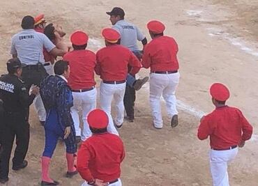 Protestan contra maltrato animal en corrida de toros en Mérida