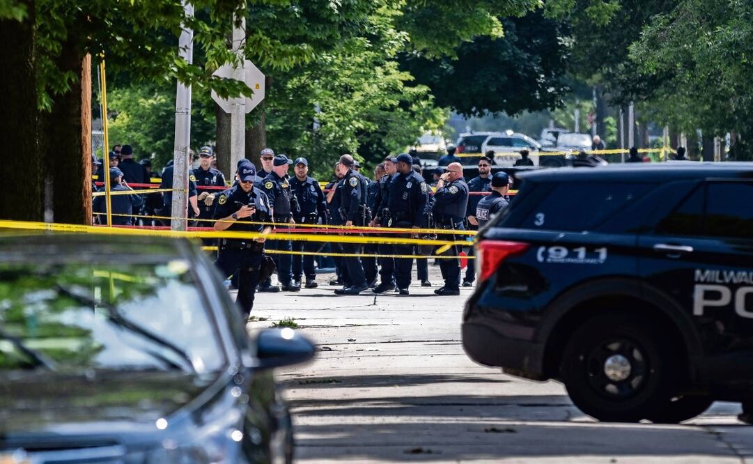 Un hombre armado fue abatido por policías en King Park, Milwakee. Foto: Susan Walsh | AP