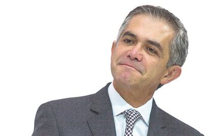 Otorga Corte amparo a Mancera y libra cárcel