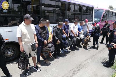 Elementos de la Policía Bancaria e Industrial realizan operativos de prevención del delito en CETRAM Indios Verdes y Taxqueña