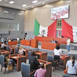 Suma  gobierno del "Cuau" 42 días sin presupuesto