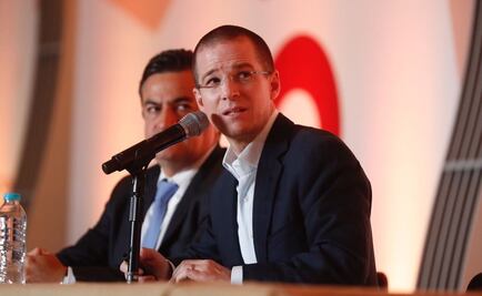 Urgen panistas a Anaya a dejar presidencia