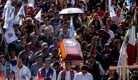 FOTOS: Decenas de personas asisten al funeral del sacerdote asesinado Marcelo Pérez Pérez