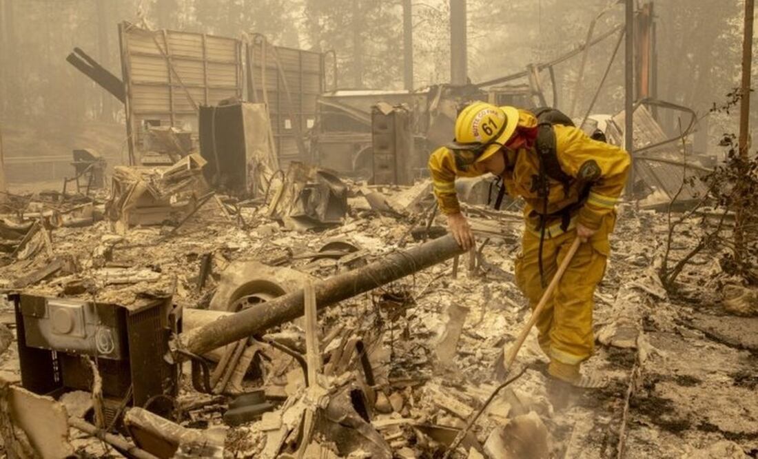 Los incendios forestales arrasaron la localidad de Berry Creek, en California. La imagen es de este sábado (Foto: EPA)