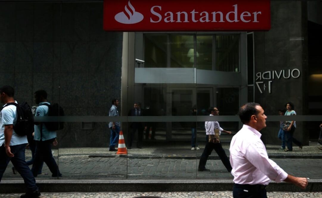 Santander México baja 3 mil páginas web apócrifas