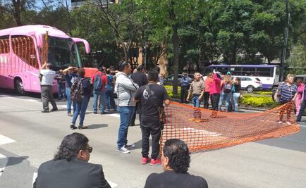 Trabajadores del INBAL cierran Reforma en demanda de prestaciones