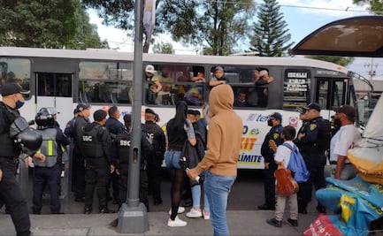 Aficionados del América son repelidos por la policía