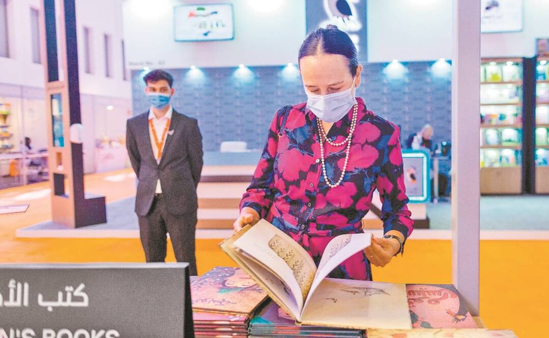 Francisca Elizabeth Méndez Escobar, embajadora de México en los Emiratos Árabes Unidos, durante su visita a la Feria. Fotos: FRIDA JUÁREZ. EL UNIVERSAL